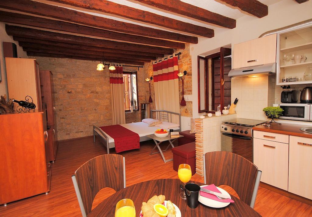 Guesthouse Ancient Stone Rovinj Habitación foto