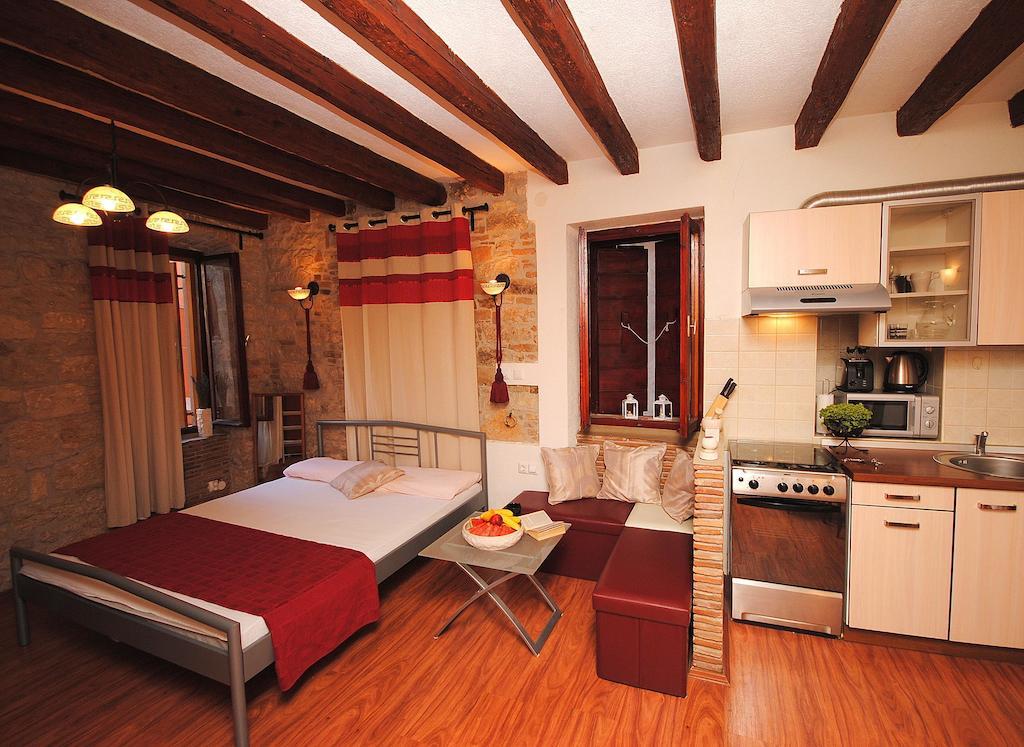 Guesthouse Ancient Stone Rovinj Habitación foto