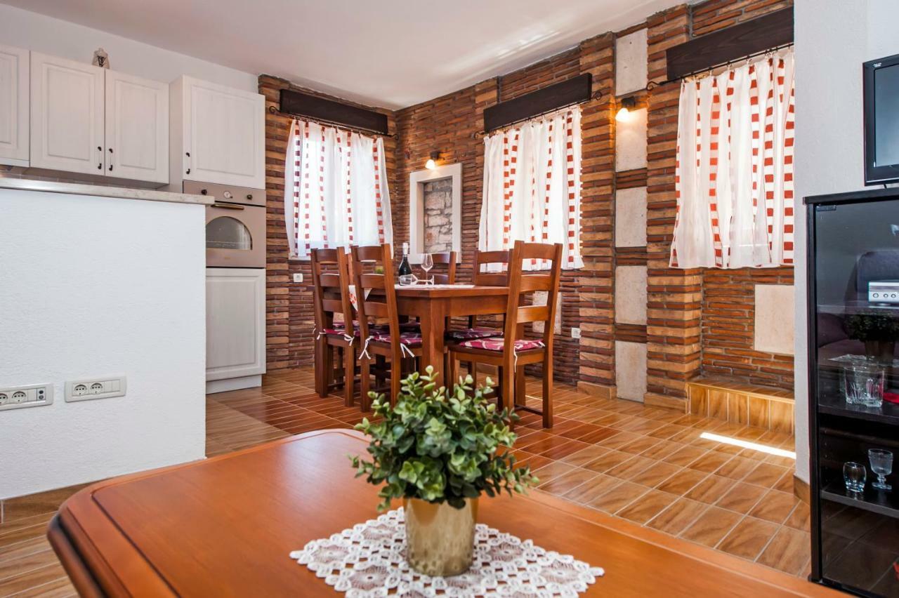 Guesthouse Ancient Stone Rovinj Exterior foto